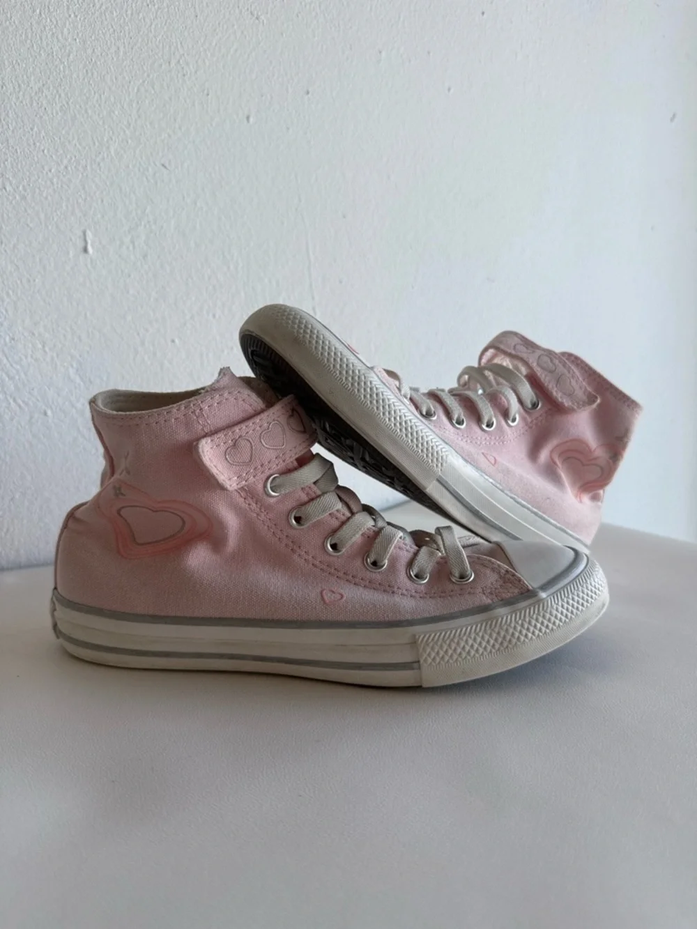 Converse Chuck Taylor All Star Love Hearts Pink High Top Sneakers Youth 3 Women5